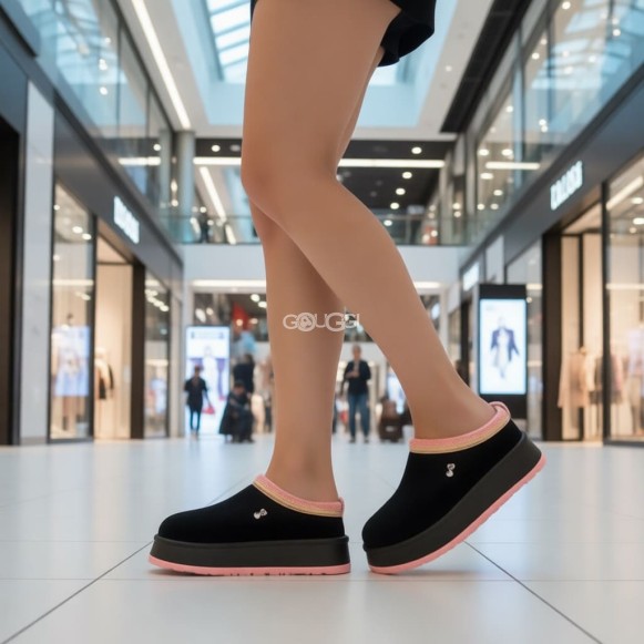 Женские слипоны на платформе UGG Tazz Black Tropical Pink